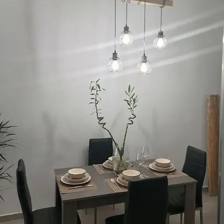 σπιτι ιδανικο για 4 ατομα στον αγ. νικολαο αττικησ Apartment