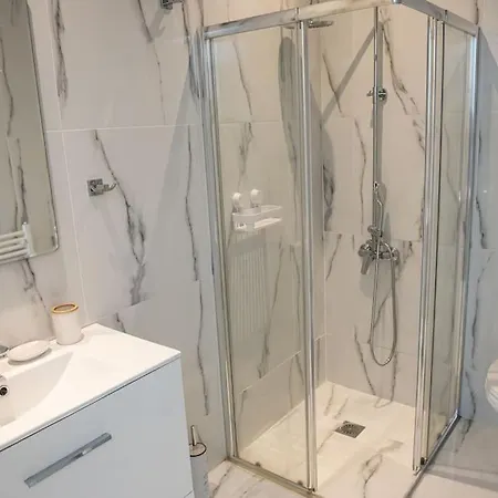 Apartment Bright 2br In Palaio Faliro- Athens