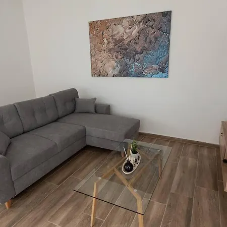 Apartment Bright 2br In Palaio Faliro-