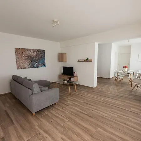 Bright 2br In Palaio Faliro-