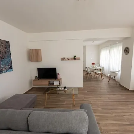 Bright 2br In Palaio Faliro-
