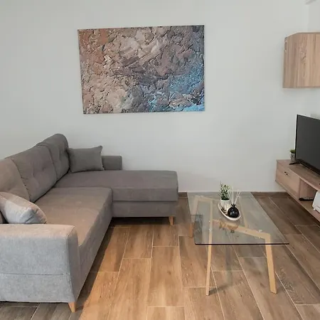 Apartment Bright 2br In Palaio Faliro-