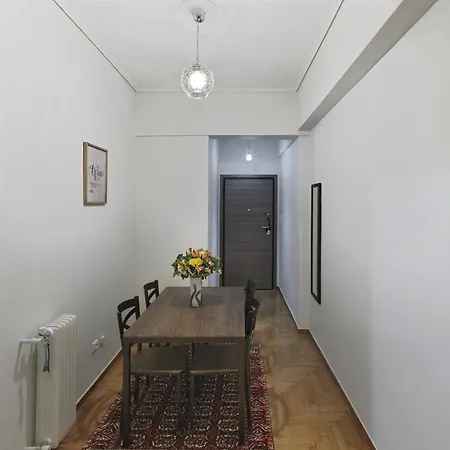 Comfortable Next To Museum And Park Apartment Athens