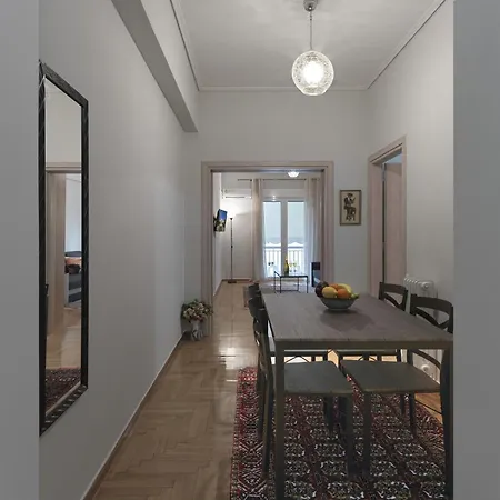 Apartment Comfortable Next To Museum And Park