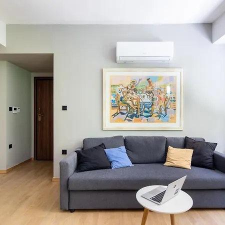 Apartment Bright 2bdr Downtown Exarcheia!