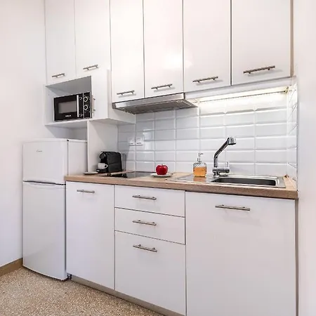 Breeze One Bedroom By Blupine *