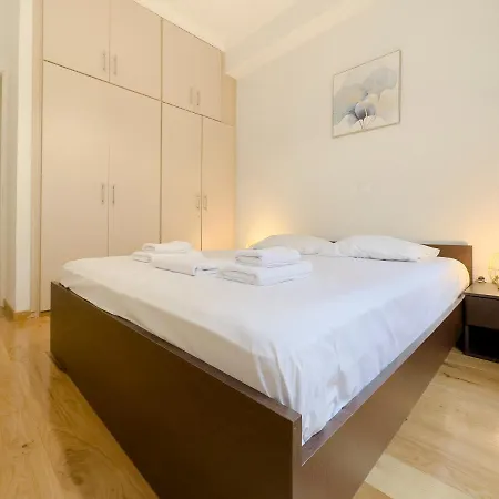 Mezonos Modern 65sqm Apt In *