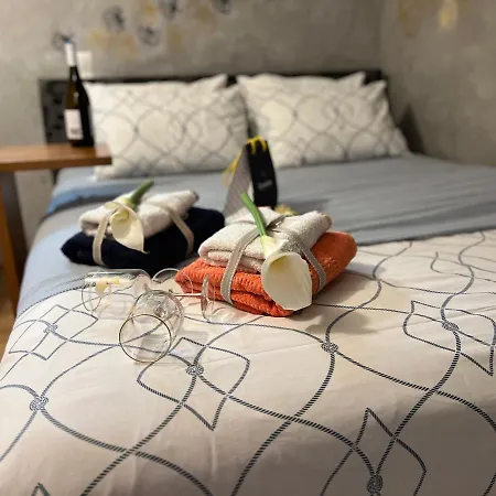 Cozy Tiny In The Heart Of Plaka Apartment Athens