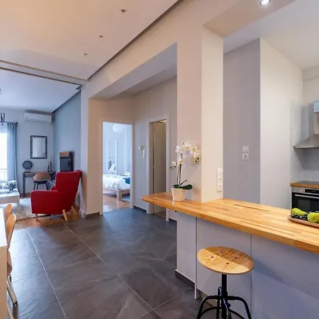 Cozy & Modern Near Panathenaic Stadium *