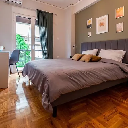 The Athenian Hideaway 2- Bedroom In Thiseio *