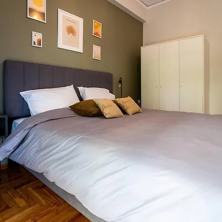 The Athenian Hideaway 2- Bedroom In Thiseio Apartment *