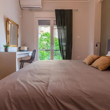 The Athenian Hideaway 2- Bedroom In Thiseio * Athens