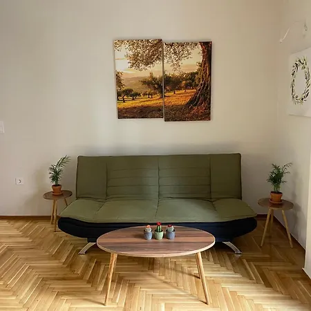 Nike's Katechaki Apartment *