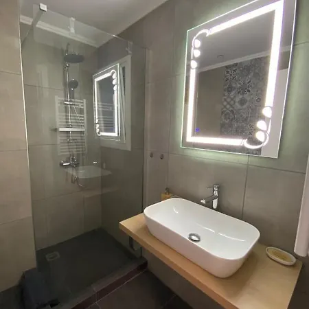 Nike's Katechaki Apartment Athens
