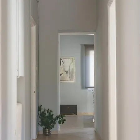 Bright 2bd Apt, Garden View & Parking - Glyfada Athens