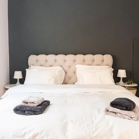 Bright 2bd Apt, Garden View & Parking - Glyfada Apartment Athens