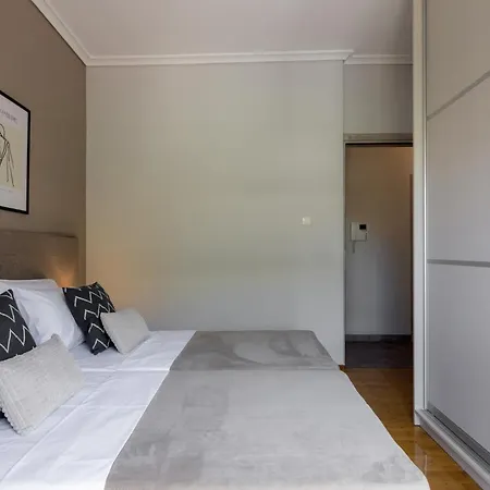 Апартаменты Spacious 2 Bedroom In Koukaki Афины