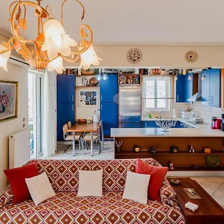 Pantheon Penthouse, Riviera Apartment