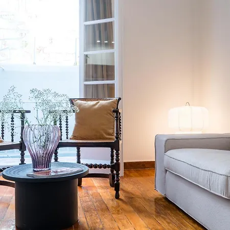 Charlie Apartment *