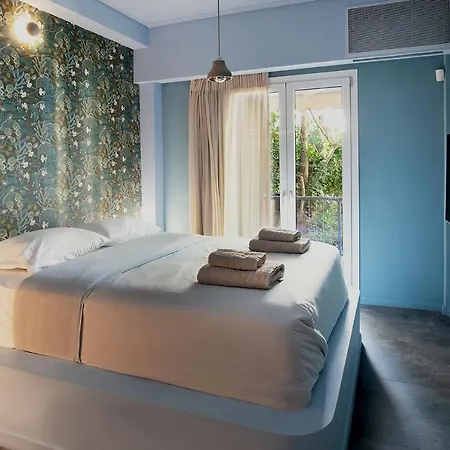 Secret Garden Downtown Apartment *
