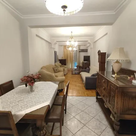Family Apartment *