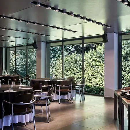 Life Gallery Hotel