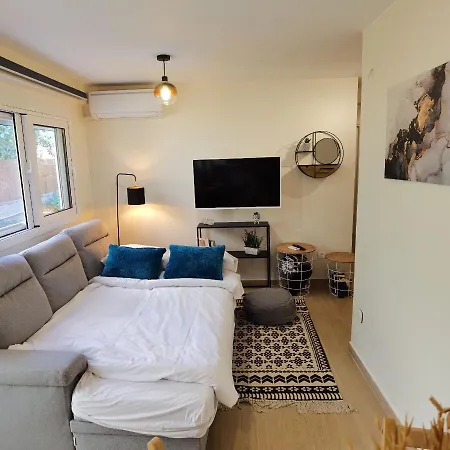 Locaroo With Garden Space Apartment Athens
