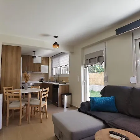 Locaroo With Garden Space Apartment Athens