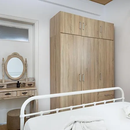 Breeze One Bedroom By Blupine *
