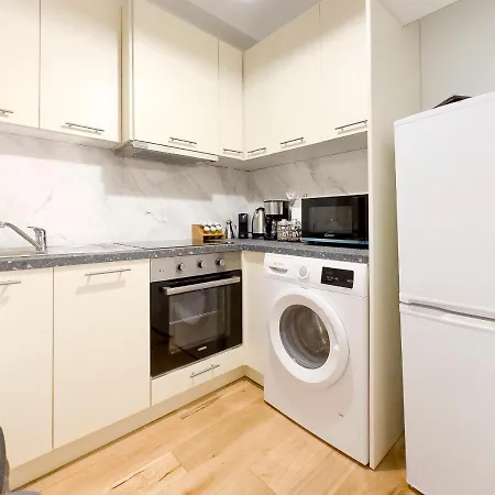 Mezonos Modern 65sqm Apt In Athens