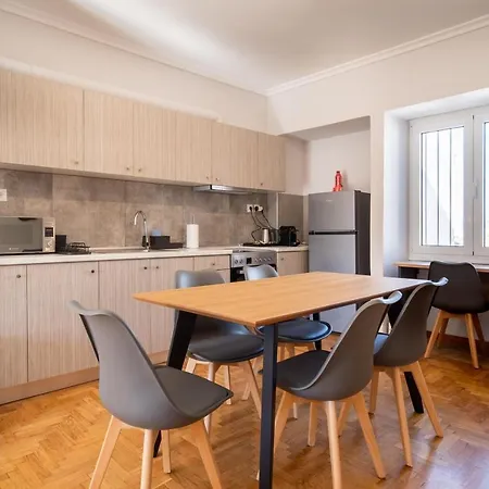 Aris123 By Smart Cozy Suites: