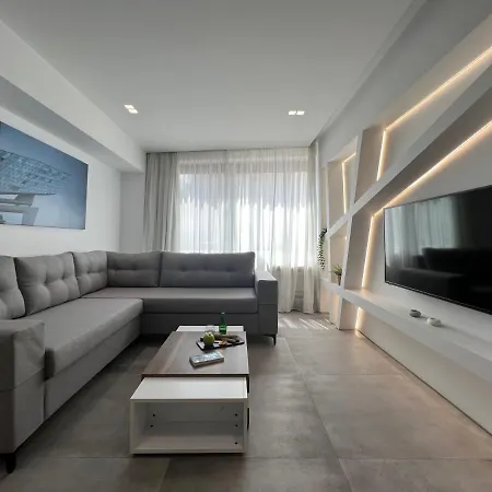 The Dazzling Glimpse Acropolis Apartment *