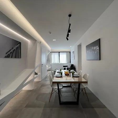 The Dazzling Glimpse Acropolis Apartment *