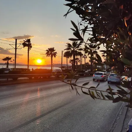 Riviera With Seaview, 15' To Acropolis Apartment *