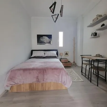Under The Hill Apartment