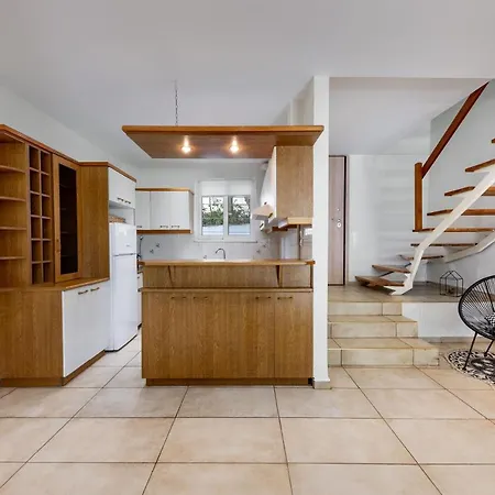 Apartment Secret Aktis