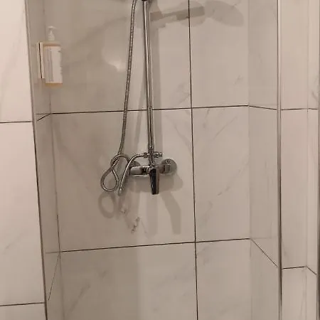מלון The Vault