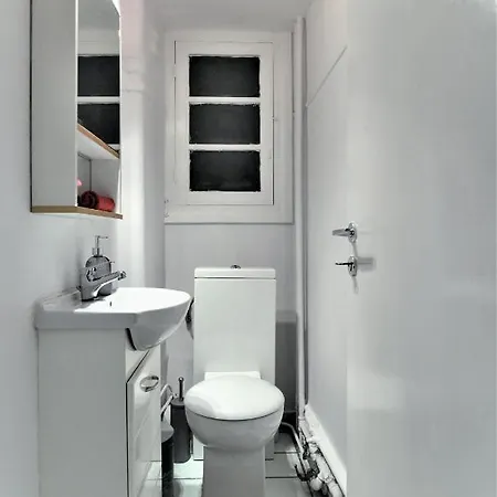 Kolonaki Jewel 1st Floor Feel Like Apartment *