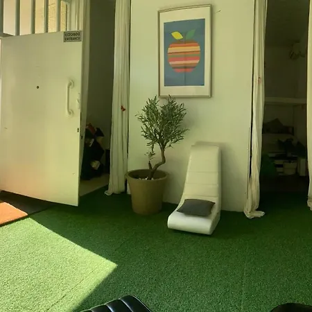 A Bright Art House With Parking Near Oaka For A Short
