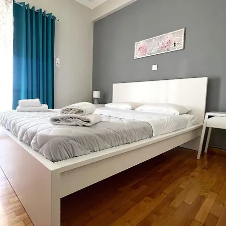 Apartment Mario's Comfortable Local Apartment, Next To Metro Station, Close To Acropolis