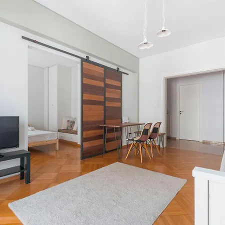 Comfortable 2 Bd Close To Archeological Museum *