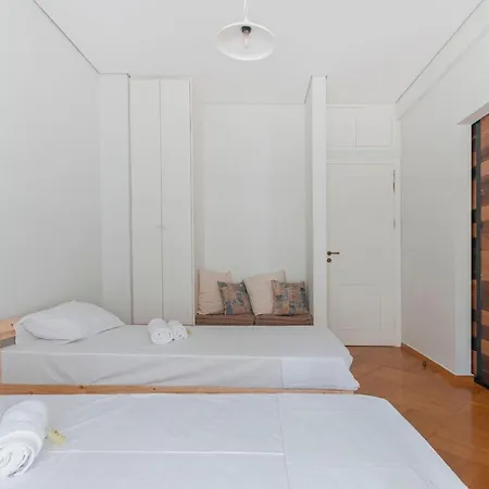 Comfortable 2 Bd Close To Archeological Museum *