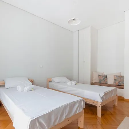 Comfortable 2 Bd Close To Archeological Museum Apartment Athens