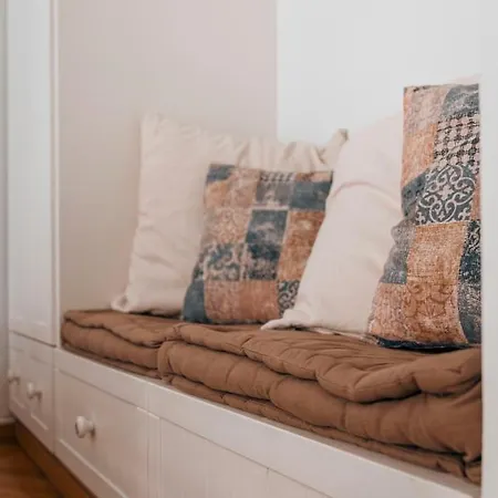 Appartamento Comfortable 2 Bd Close To Archeological Museum