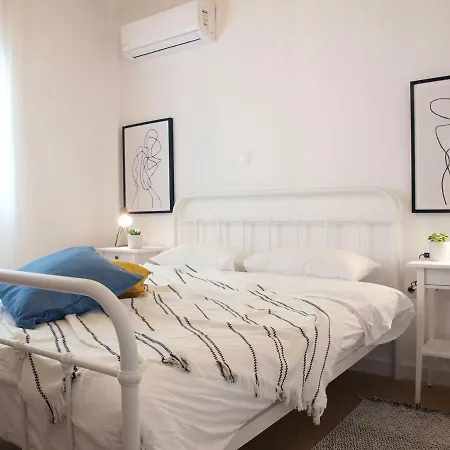 Apartment Breeze One Bedroom By Blupine *