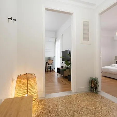 Διαμέρισμα Vibrant Urban Getaway: Modern 1-bedroom Near Bars, Parks, And Metro Αθήνα