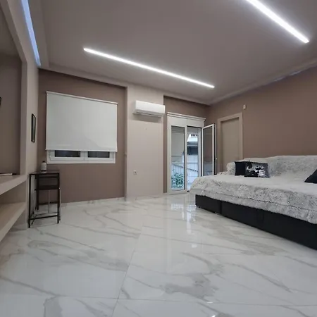 Central * Αθήνα