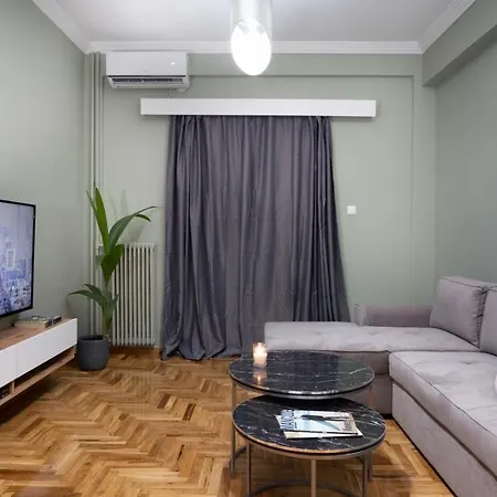 Center Apt. On A Traffic Free Street דירה *