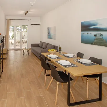 Apartment Beautiful Near The Sea By Ghh