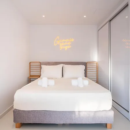Eclectic Acropolis Rooftop Loft Apartment Athens